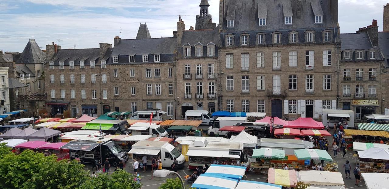 Les Appartements Du Marche Dinan Exterior photo