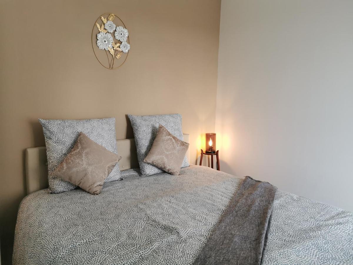 Les Appartements Du Marche Dinan Exterior photo