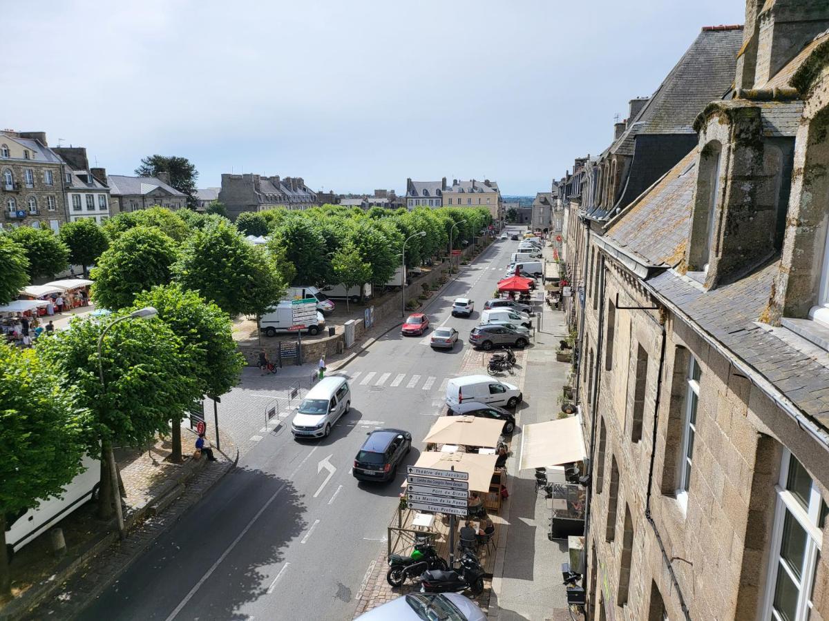 Les Appartements Du Marche Dinan Exterior photo